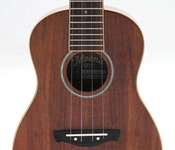 Moana M-200C - koncertní ukulele