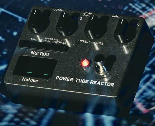 Korg TR-S Power Tube Reactor - Gitarovy efekt