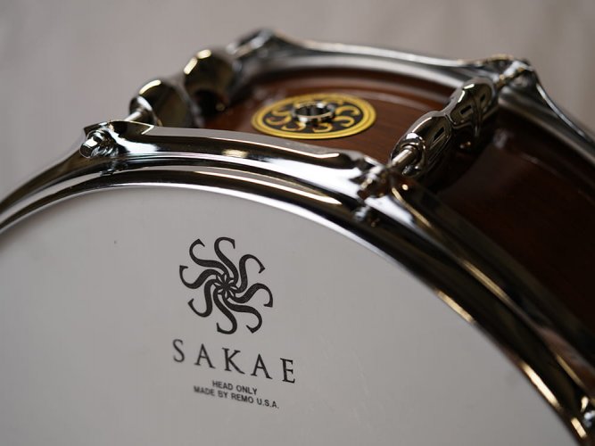 SAKAE SD1455WNJ - Snare buben 14"x5,5" ořech