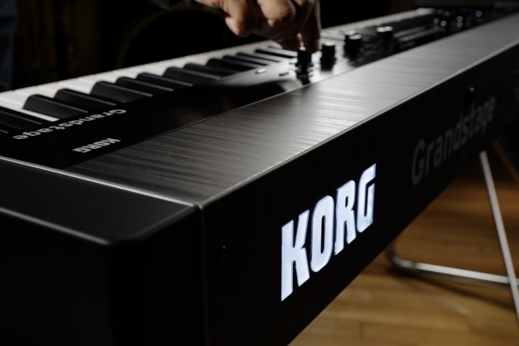Korg Grandstage 73 - Profesionalne stage Piano